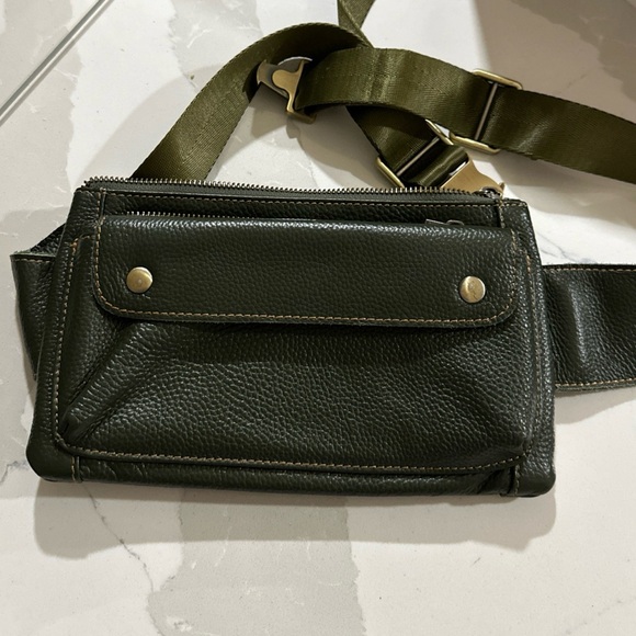 Loyofun Handbags - Loyofun Unisex Green Leather Belt Bag With Adjustable Waist Strap